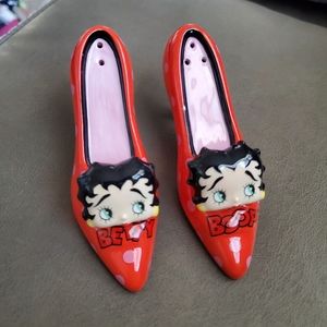 Betty Boop Salt and Pepper shaker